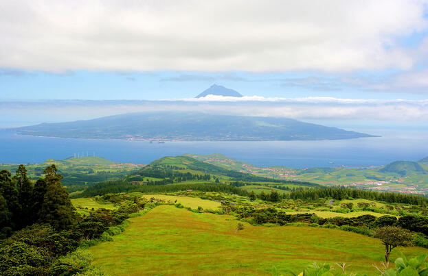 Azoren ─ Vulkaninseln im Atlantik Azoren ─ Vulkaninseln im Atlantik